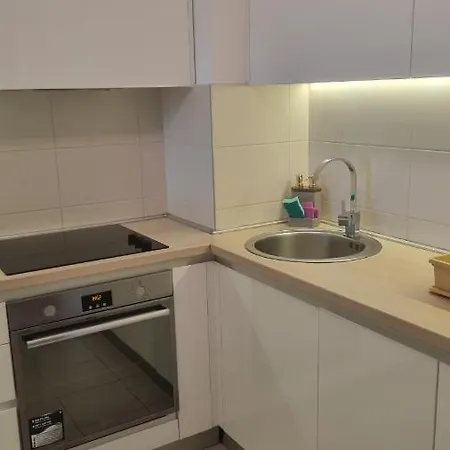 Stylish New Parking 5e Per Day